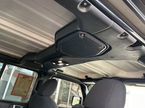 Used 2023 Jeep Gladiator Sport image 29