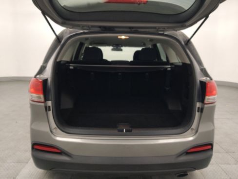 Used 2018 Kia Sorento FWD image 29