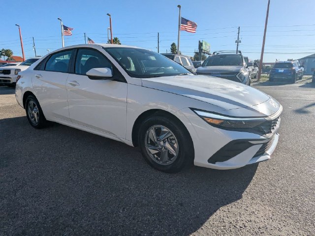 Used 2026 Hyundai Elantra SE FWD image 10
