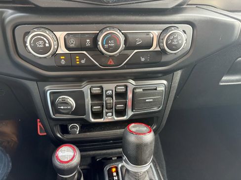 Used 2020 Jeep Wrangler Unlimited Sport image 26