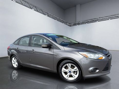 Used 2014 Ford Focus SE FWD image 22