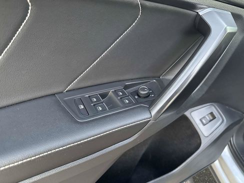 Used 2022 Volkswagen Tiguan SE image 13