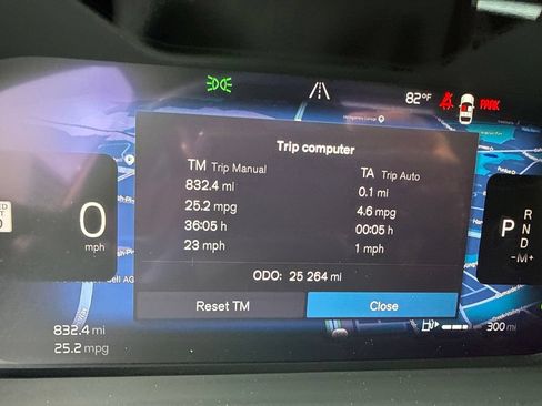Used 2024 Volvo XC40 B5 Plus w/ Protection Package Premier AWD/4WD image 24