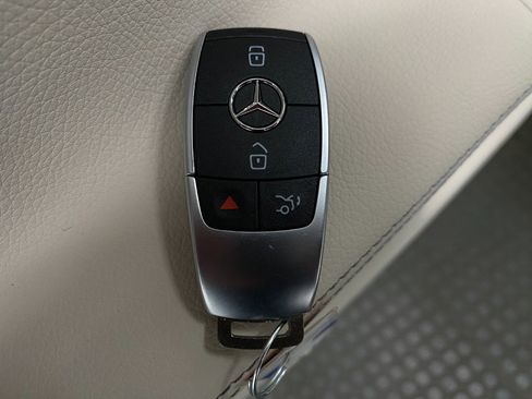 Certified 2026 Mercedes-Benz GLB 250 4MATIC image 33