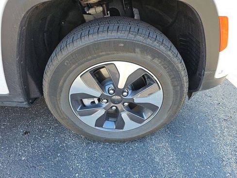 Used 2022 Jeep Grand Cherokee Limited 4xe w/ Luxury Tech Group II image 10