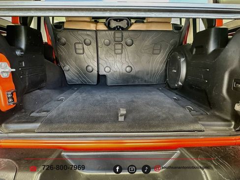 Used 2020 Jeep Wrangler Unlimited Rubicon AWD/4WD image 25