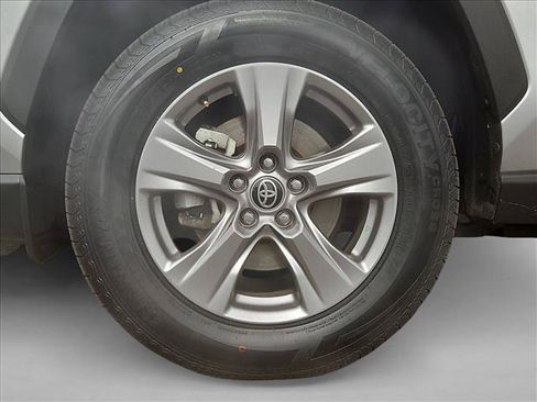 Used 2024 Toyota RAV4 XLE FWD image 29