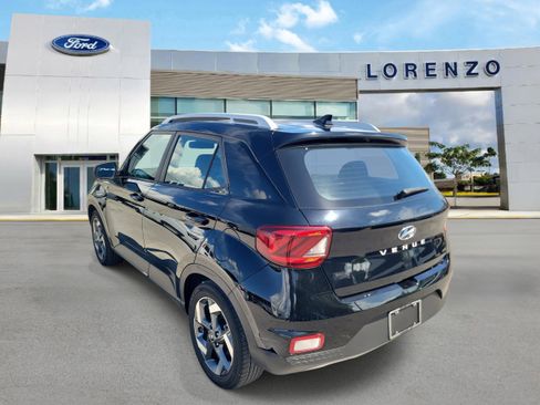 Used 2021 Hyundai Venue SEL w/ Cargo Package FWD image 7