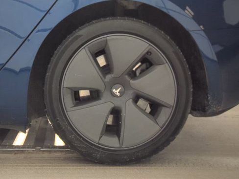 Used 2023 Tesla Model 3 Standard Range image 13