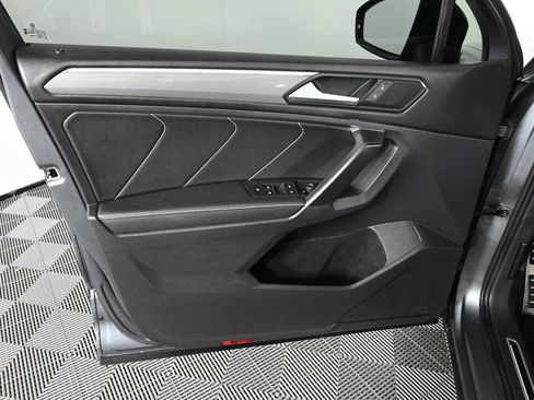 Certified 2023 Volkswagen Tiguan SE R-Line FWD image 18