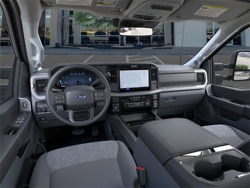 New 2026 Ford F250 XLT w/ XLT Premium Package image 9