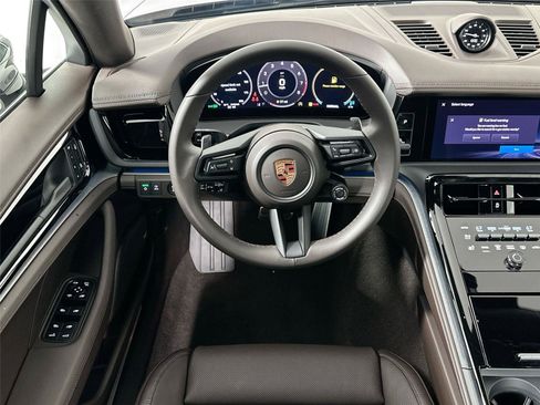 Certified 2026 Porsche Panamera image 18