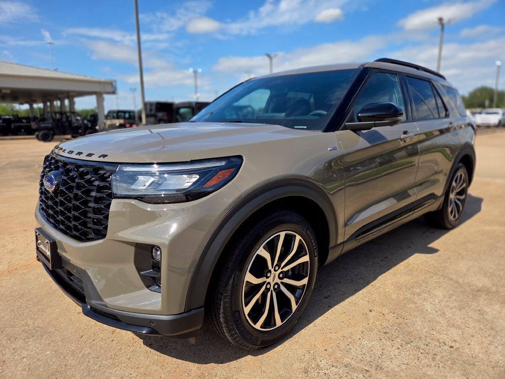 Used 2026 Ford Explorer ST-Line w/ Premium Package RWD image 1