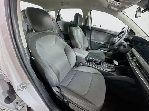Used 2025 Kia K4 LXS image 30
