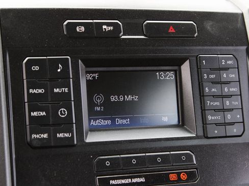 Used 2017 Ford F550 2WD Crew Cab Super Duty image 25