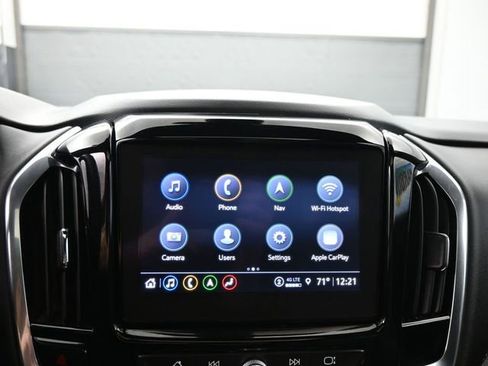 Used 2023 Chevrolet Traverse Premier image 19