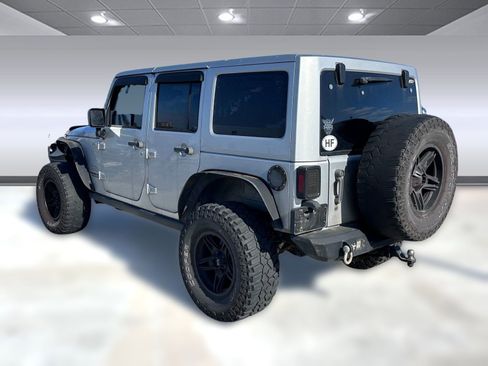 Used 2012 Jeep Wrangler Altitude image 3