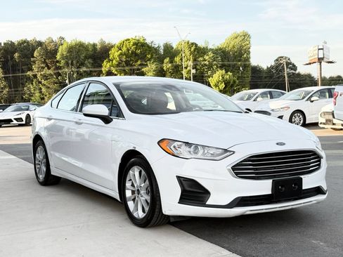 Used 2020 Ford Fusion SE FWD image 5