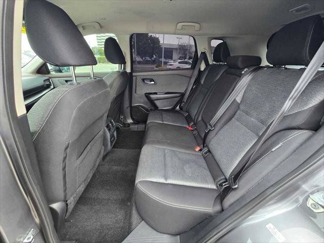 Used 2022 Nissan Rogue SV FWD image 17