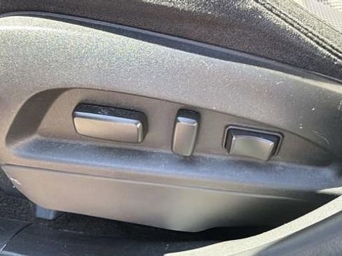 Used 2017 Chevrolet Equinox LT w/ Driver Confidence Package II AWD/4WD image 7