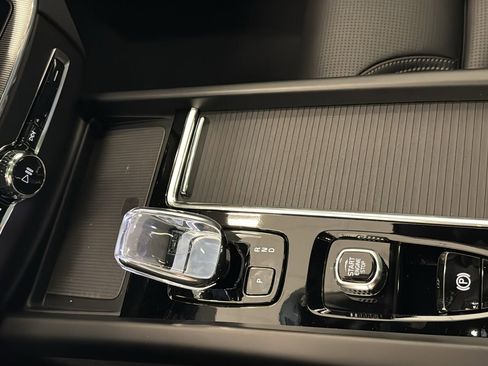 New 2026 Volvo XC60 B5 Ultra w/ Climate Package AWD/4WD image 19