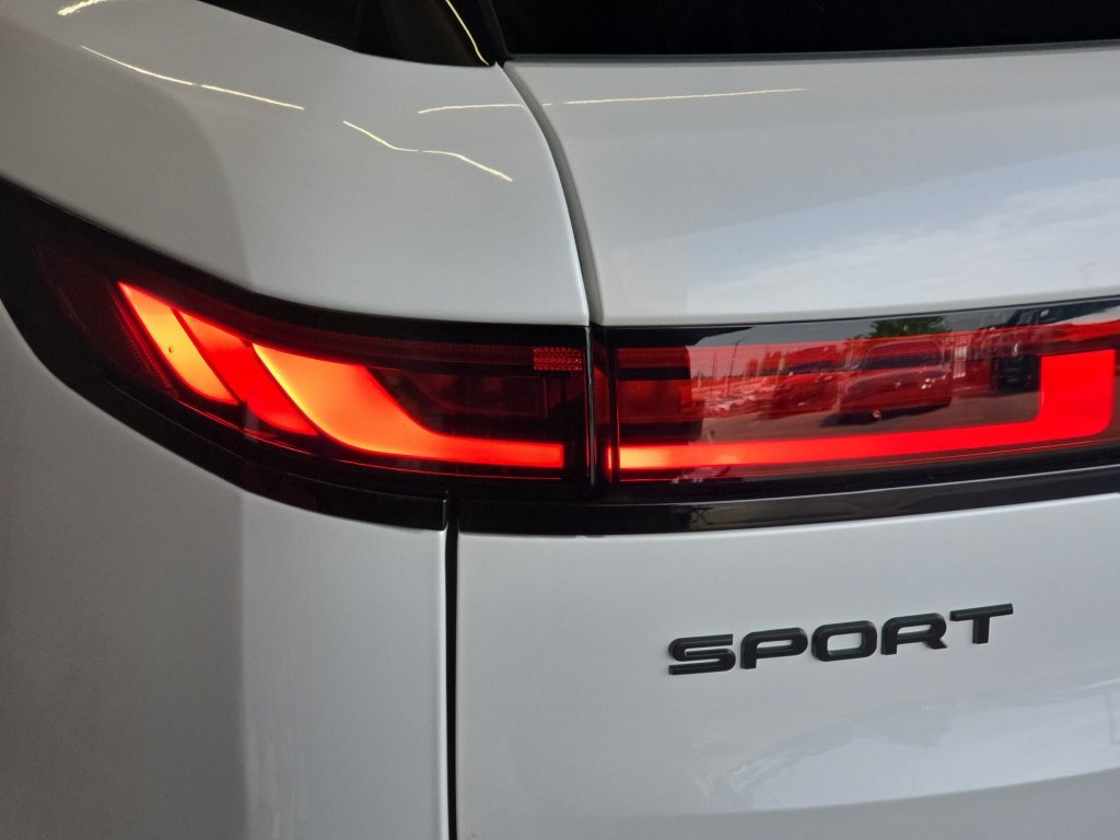 New 2026 Land Rover Range Rover Sport Dynamic SE AWD/4WD image 23