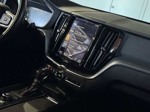 Used 2018 Volvo XC60 T5 Momentum w/ Convenience Package image 28