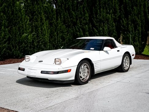 Used 1994 Chevrolet Corvette Convertible RWD image 5