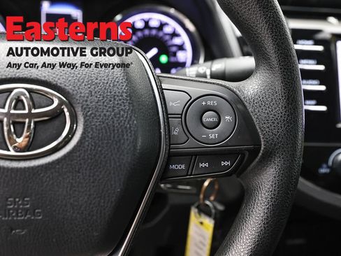 Used 2019 Toyota Camry LE FWD image 15