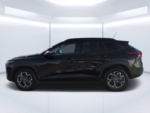 Used 2026 Chevrolet Trax LT FWD image 6