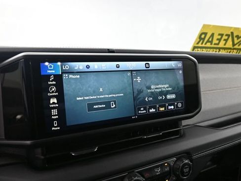 Used 2025 Jeep Wrangler Unlimited Sahara AWD/4WD image 25