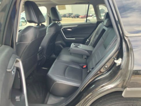 Used 2023 Toyota RAV4 XLE Premium FWD image 8