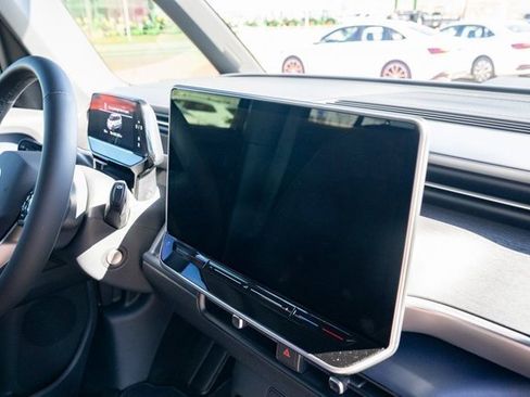 New 2025 Volkswagen ID. Buzz Pro S image 47