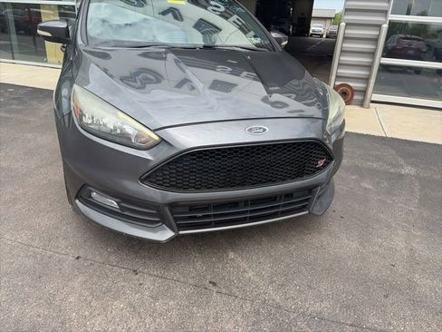Used 2016 Ford Focus ST FWD image 5