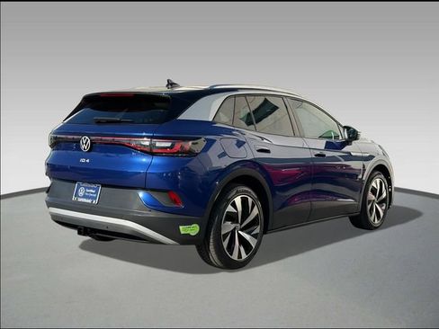 Certified 2022 Volkswagen ID.4 Pro S w/ Gradient Package image 4