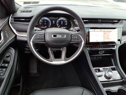 New 2026 Jeep Grand Cherokee L Limited AWD/4WD image 4