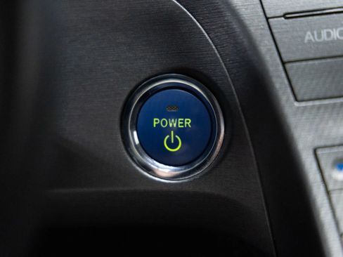 Used 2013 Toyota Prius Two image 24