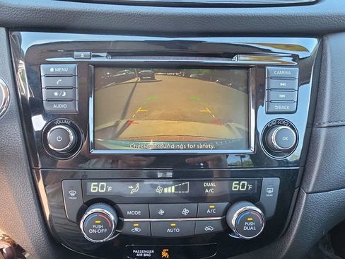 Used 2020 Nissan Rogue SV AWD/4WD image 18