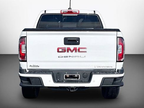 Used 2022 GMC Canyon Denali image 4