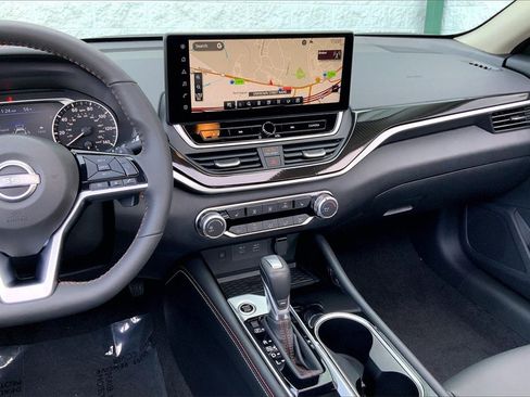 Certified 2024 Nissan Altima 2.5 SR w/ SR Premium Package image 5