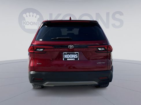 Used 2024 Toyota Grand Highlander Limited image 5