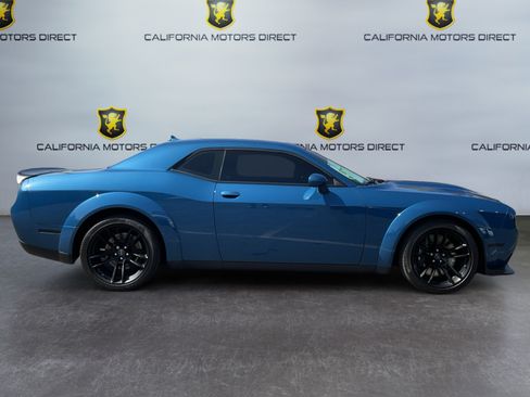 Used 2022 Dodge Challenger R/T Scat Pack RWD image 4