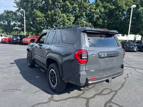 Used 2025 Toyota 4Runner SR5 AWD/4WD image 7