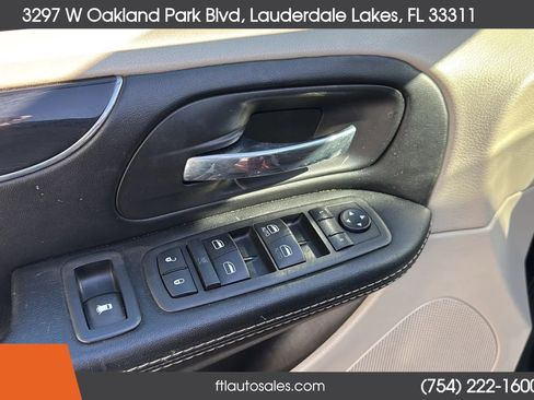 Used 2018 Dodge Grand Caravan SXT FWD image 11