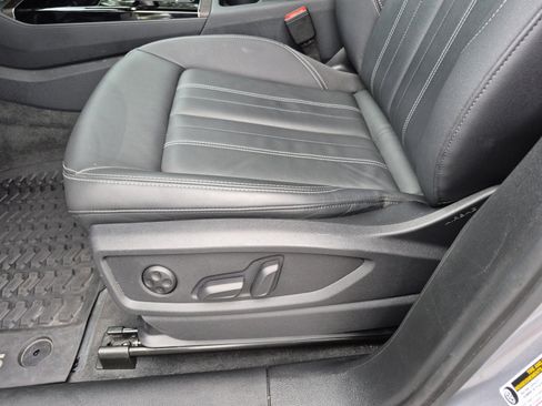 Used 2023 Audi Q5 2.0T Premium w/ Convenience Package AWD/4WD image 22