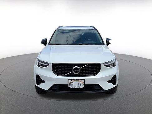 Used 2024 Volvo XC40 B5 Core AWD/4WD image 4