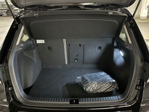 New 2025 Volkswagen Taos SE image 36