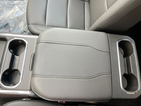 New 2026 GMC Sierra 2500 SLT w/ SLT Premium Package image 18