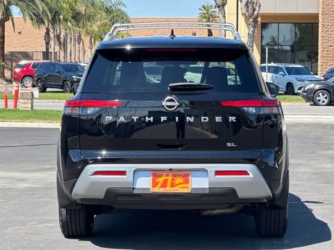 Used 2023 Nissan Pathfinder SL FWD image 4