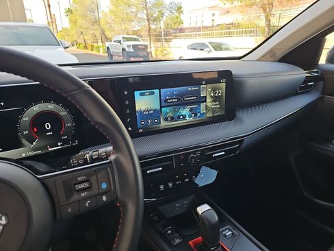 Used 2025 Nissan Kicks SR FWD image 20